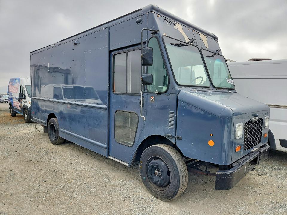 2020 Freightliner Chassis VIN 4UZAC2EA4LCMK2991 COPART salvage auction — MINOR DENT/SCRATCHES, CA - DIS/DLR/EXP ONLY CLEAN TITLE, sold $19,900 on 2026-09-15 (photo 4)