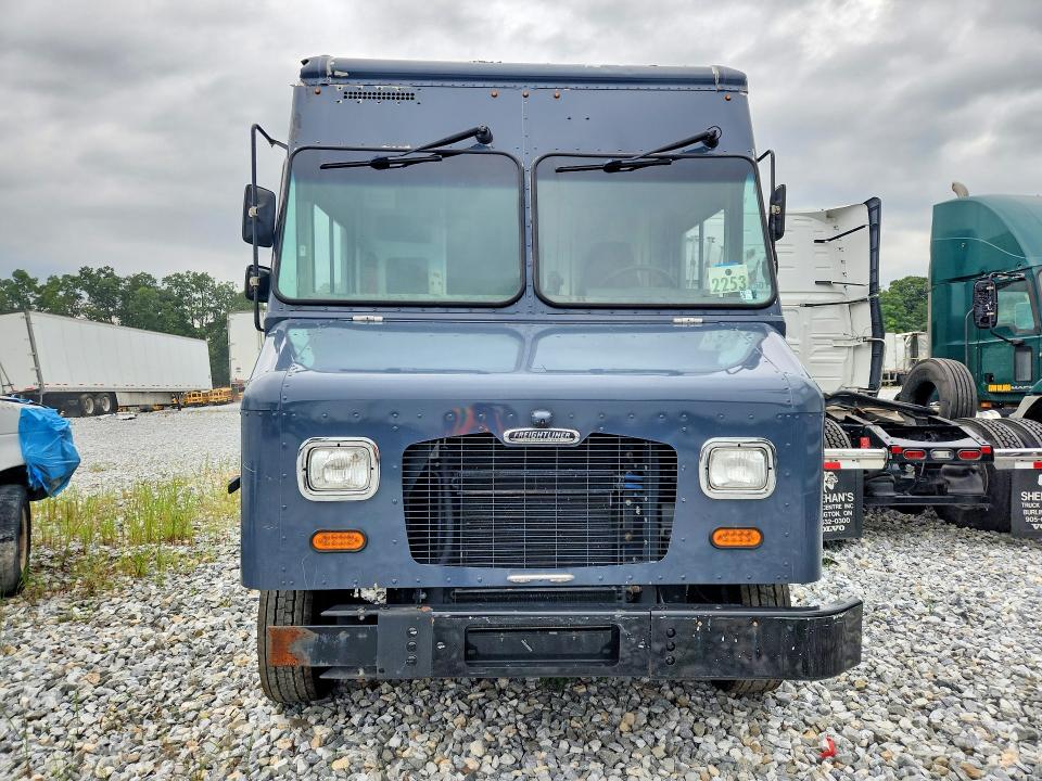 2021 Freightliner Chassis VIN 4UZAC2EA1MCML0872 COPART salvage auction — ROOF, PA - CERT OF TITLE, sold $125 on 2026-09-01 (photo 5)