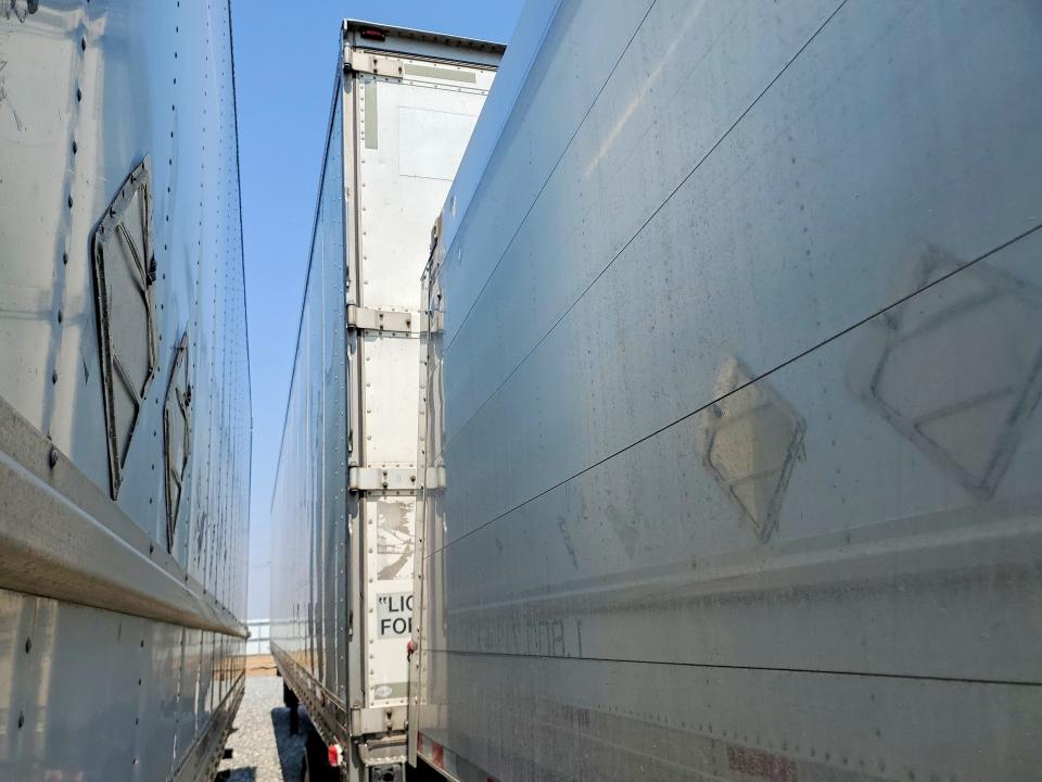 2016 Utility trailer VIN 1UYVS2482GU427423 COPART salvage auction — FRONT END, DV, sold $1,500 on 2026-08-11 (photo 2)