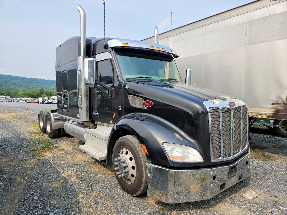 2018 Peterbilt All other VIN 1XPBDP9X5JD472094 COPART salvage auction — MINOR DENT/SCRATCHES, CT, sold $14,300 on 2026-08-18 (photo 4)