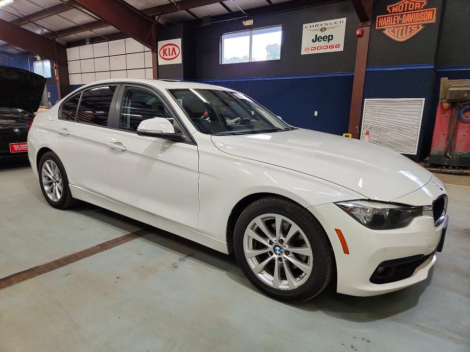 2016 BMW 3 series VIN WBA8E5G55GNT93037 COPART salvage auction — MINOR DENT/SCRATCHES, Mt - Certificate Of Title (P), sold $1,000 on 2026-08-20 (photo 4)