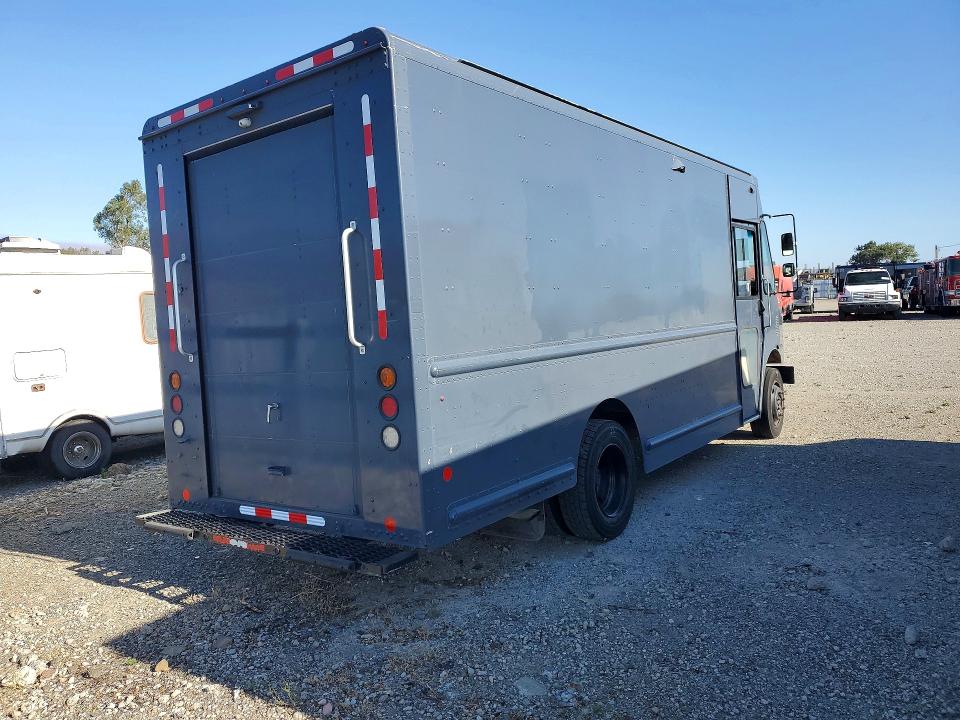 2020 Frht - freightliner All other VIN 4UZAC2EA5LCLZ6921 COPART salvage auction — MINOR DENT/SCRATCHES, CA - DIS/DLR/EXP ONLY CLEAN TITLE, sold $20 on 2026-08-21 (photo 3)