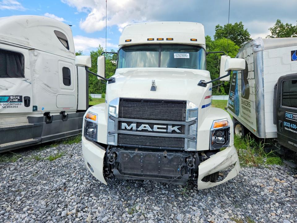 2020 Mack Anthem VIN 1M1AN4GY7LM014631 COPART salvage auction — FRONT END, PA - CERTIFICATE OF SALVAGE, sold $8,800 on 2026-08-13 (photo 5)