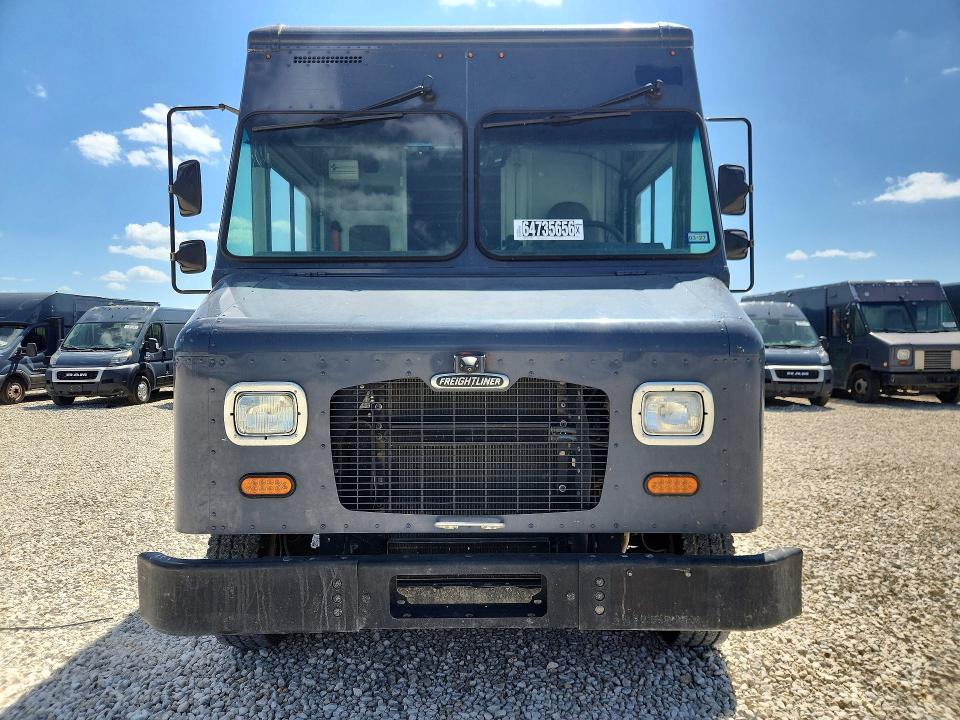 2020 Frht - freightliner Chassis VIN 4UZAC2EA1LCMH7684 COPART salvage auction — MINOR DENT/SCRATCHES, CT, sold $10 on 2026-09-01 (photo 5)