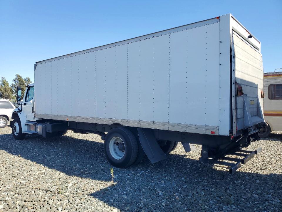 2019 Frht - freightliner VIN 3ALACWFC5KDLC2899 COPART salvage auction — MECHANICAL, CA - DIS/DLR/EXP ONLY CLEAN TITLE, sold $500 on 2026-08-20 (photo 2)
