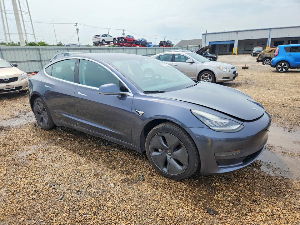 2019 Tesla Model 3 VIN 5YJ3E1EA6KF482516 COPART salvage auction — MINOR DENT/SCRATCHES, MD - CERTIFICATE OF TITLE, sold $7,100 on 2026-09-01 (photo 4)