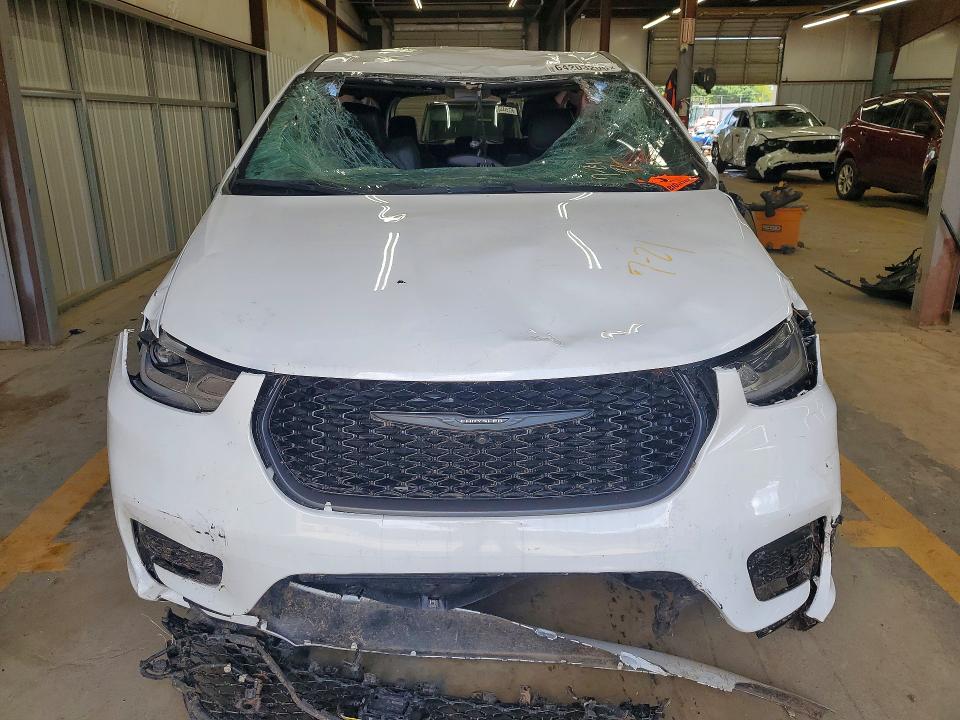 2024 Chrysler Pacifica VIN 2C4RC1S71RR111951 COPART salvage auction — ROLLOVER, Fl - Dlr Only Cert Of Destruction, sold $7,800 on 2026-09-02 (photo 5)
