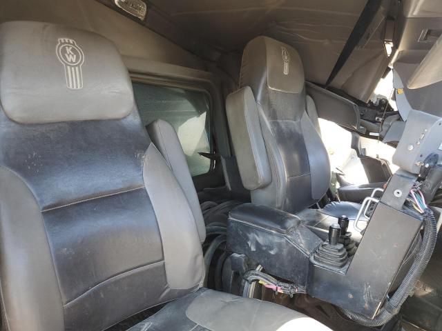 2015 Kenworth All models VIN 1NKBL29X2FJ461665 COPART salvage auction — ROLLOVER, MO - SALVAGE CERTIFICATE OF TITLE, sold $11,300 on 2026-07-28 (photo 6)