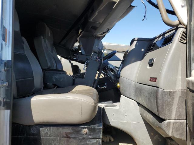 2015 Kenworth All models VIN 1NKBL29X2FJ461665 COPART salvage auction — ROLLOVER, MO - SALVAGE CERTIFICATE OF TITLE, sold $11,300 on 2026-07-28 (photo 5)