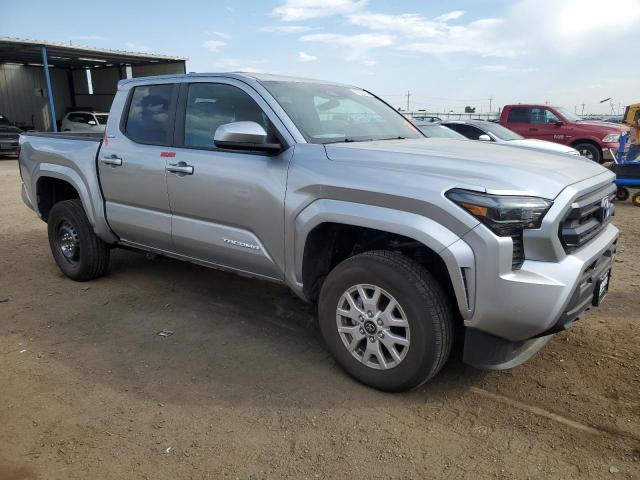 2025 Toyota Tacoma VIN 3TMLB5JN2SM136225 COPART salvage auction — BIOHAZARD/CHEMICAL, Co - Salvage Title, sold $16,000 on 2026-07-09 (photo 4)