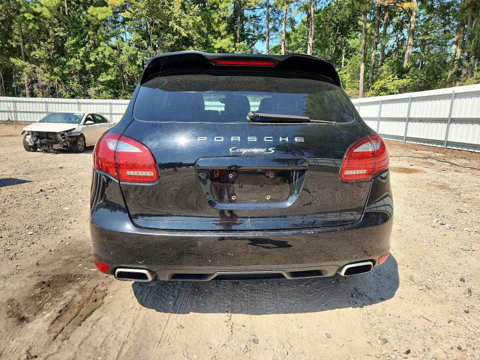 2014 Porsche Cayenne VIN WP1AB2A29ELA58638 COPART salvage auction — MINOR DENT/SCRATCHES, NC - DEALER ONLY CLEAN TITLE, sold $1,550 on 2026-10-03 (photo 6)