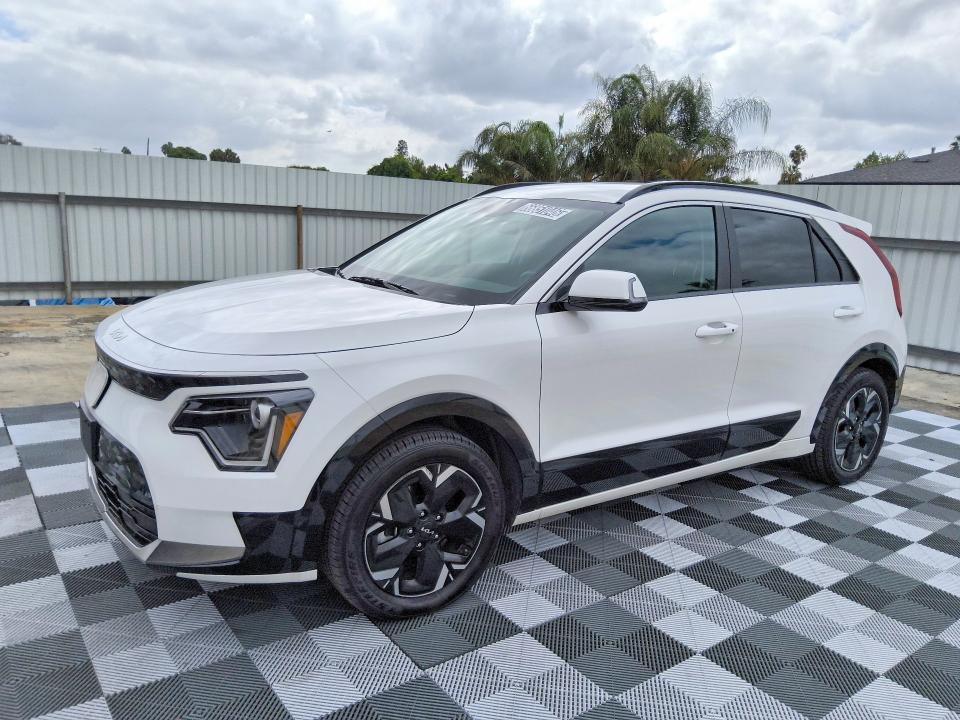 2024 Kia Niro VIN KNDCR3L19R5121442 — COPART salvage auction photo