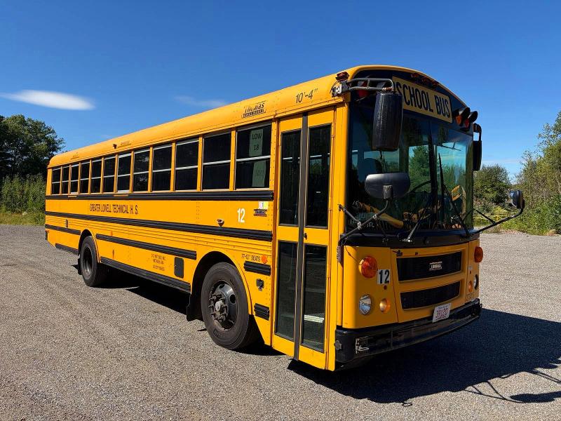 2015 Thomas All other VIN 1T88P9E14F1278356 COPART salvage auction — NORMAL WEAR, MA - CERTIFICATE OF TITLE (P), sold $5,500 on 2026-09-18 (photo 1)