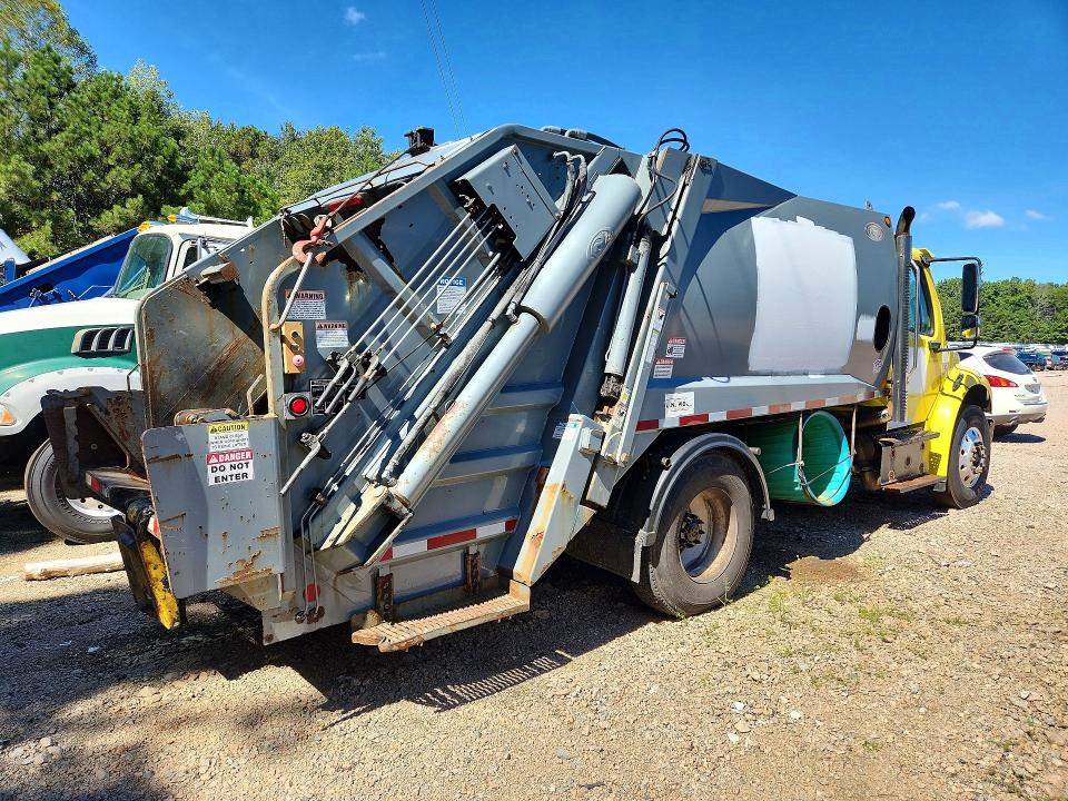 2015 Freightliner M2 VIN 3ALACXDT1FDGB7810 COPART salvage auction — MINOR DENT/SCRATCHES, Va - Clean Title Export Only, sold $5,100 on 2026-09-22 (photo 3)