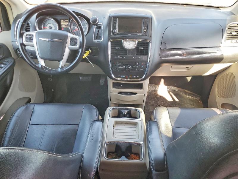 2016 Chrysler Minivan VIN 2C4RC1BGXGR292836 COPART salvage auction — MINOR DENT/SCRATCHES, LQ, sold $400 on 2026-10-12 (photo 8)