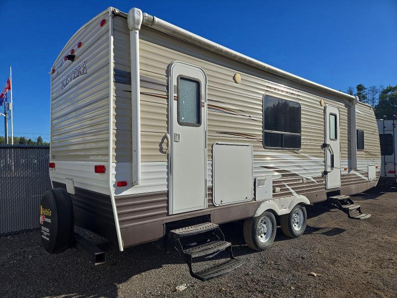 2017 Fore - forest river Shasta VIN 5ZT2SHSB4HE009667 COPART salvage auction — MINOR DENT/SCRATCHES, NU, sold $1,900 on 2026-10-20 (photo 4)