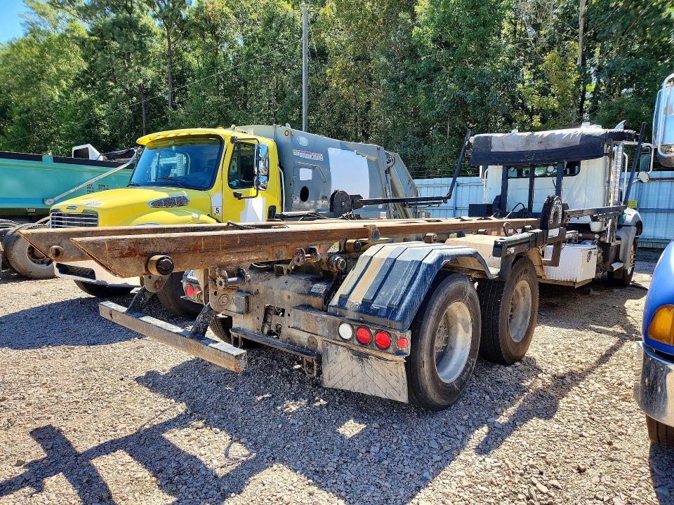 2017 Mack Unknown VIN 1M2AX33C8HM011285 COPART salvage auction — STRIPPED, FL - CERTIFICATE OF DESTRUCTION, sold $15,000 on 2026-09-22 (photo 3)