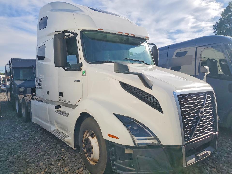 2019 Volvo VIN 4V4NC9EH7KN213926 COPART salvage auction — FRONT END, NJ - CERTIFICATE OF TITLE, sold $12,100 on 2026-10-09 (photo 4)