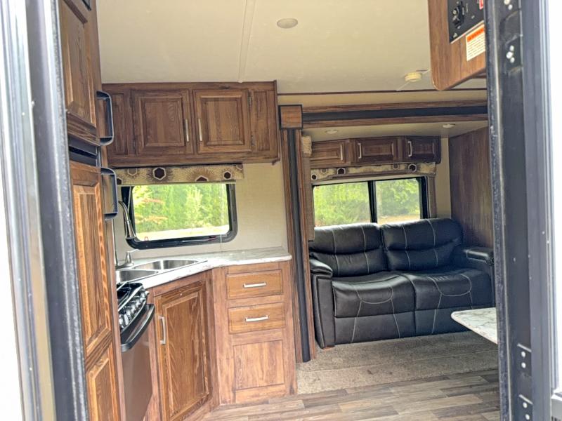 2018 Keystone All models VIN 4YDT24S24JC500169 COPART salvage auction — MINOR DENT/SCRATCHES, RT, sold $9,200 on 2026-09-08 (photo 6)