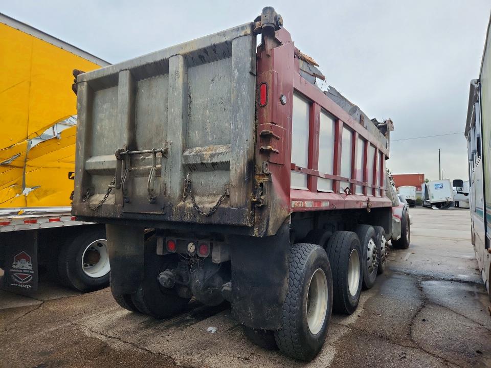 1996 Peterbilt All other VIN 1XPAXATXXTN392327 COPART salvage auction — ROLLOVER, ST, sold $7,400 on 2026-10-08 (photo 3)