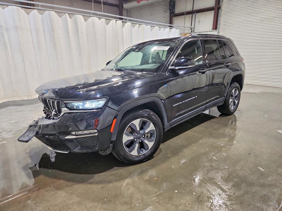 2024 Jeep Cherokee VIN 1C4RJYB61R8516502 — COPART salvage auction photo
