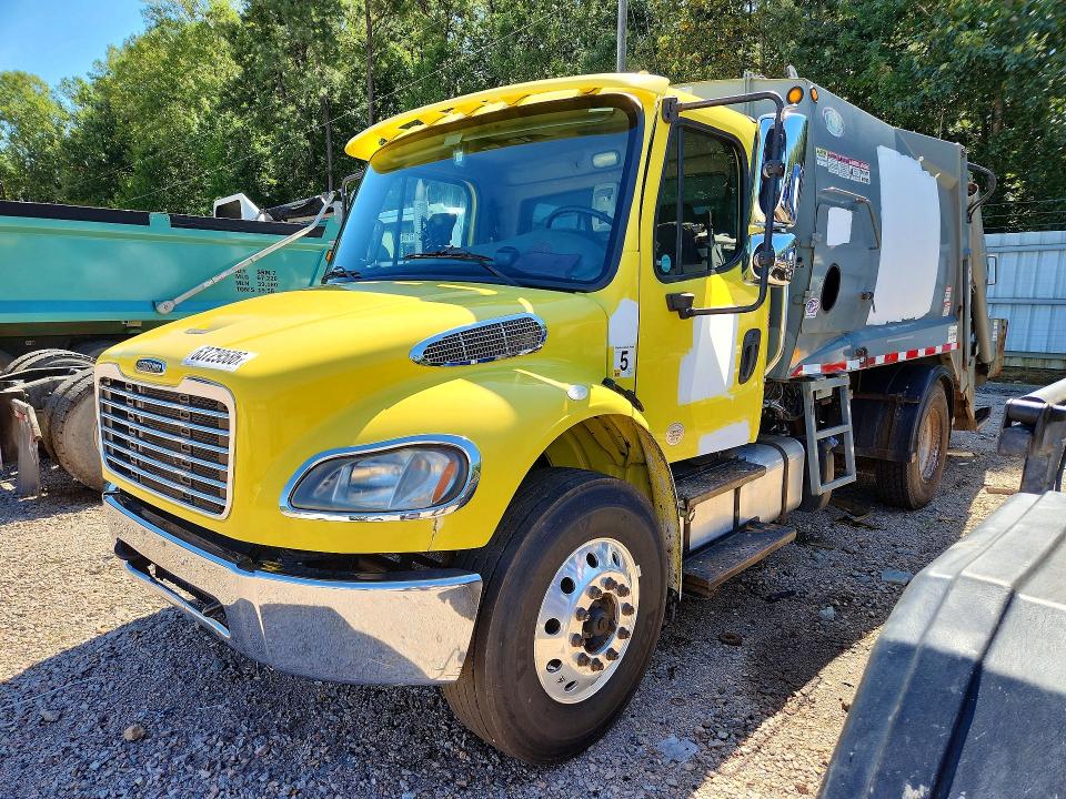 2015 Freightliner M2 VIN 3ALACXDT1FDGB7810 COPART salvage auction — MINOR DENT/SCRATCHES, Va - Clean Title Export Only, sold $5,100 on 2026-09-22 (photo 1)