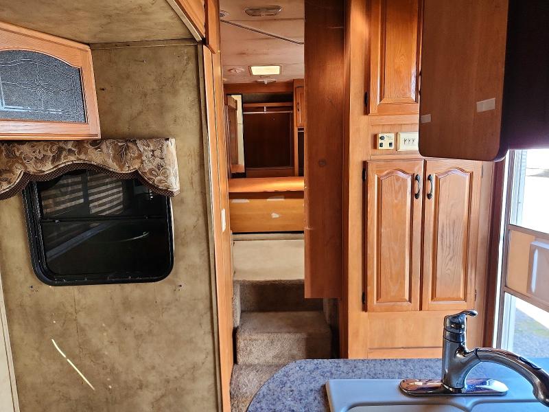 2008 Keystone Trailer VIN 4YDF345228M731193 COPART salvage auction — MINOR DENT/SCRATCHES, CT, sold $15 on 2026-10-24 (photo 5)