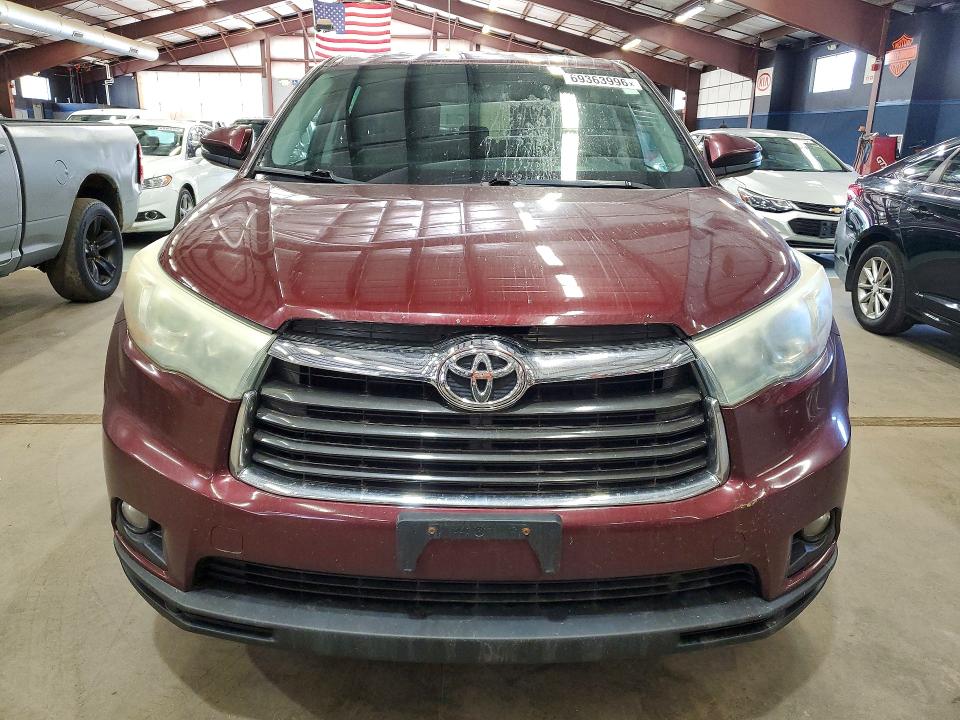 2015 Toyota Highlander VIN 5TDBKRFH8FS194321 COPART salvage auction — MINOR DENT/SCRATCHES, NY - CERTIFICATE OF TITLE (P), sold $7,900 on 2026-10-08 (photo 5)