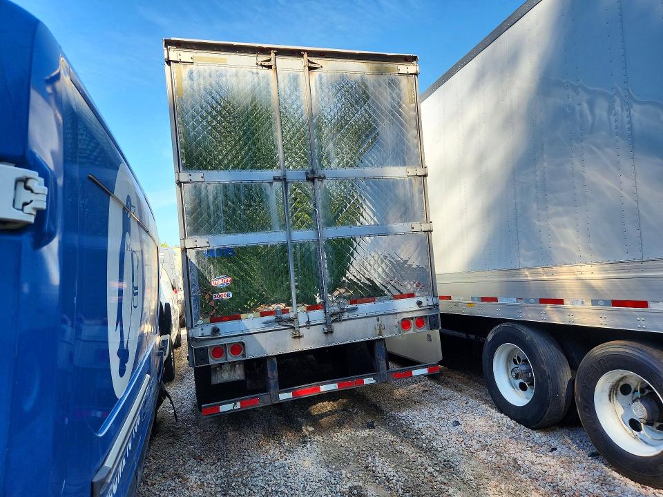 2014 Utility tr VIN 1UYVS2532EU813615 COPART salvage auction — SIDE, IL - DEALER ONLY SALVAGE TITLE, sold $2,850 on 2026-09-24 (photo 2)