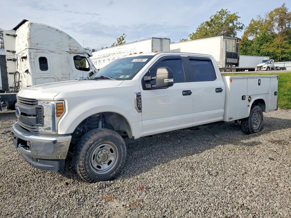 2018 Ford F350 VIN 1FT8W3B69JEB27158 — COPART salvage auction photo