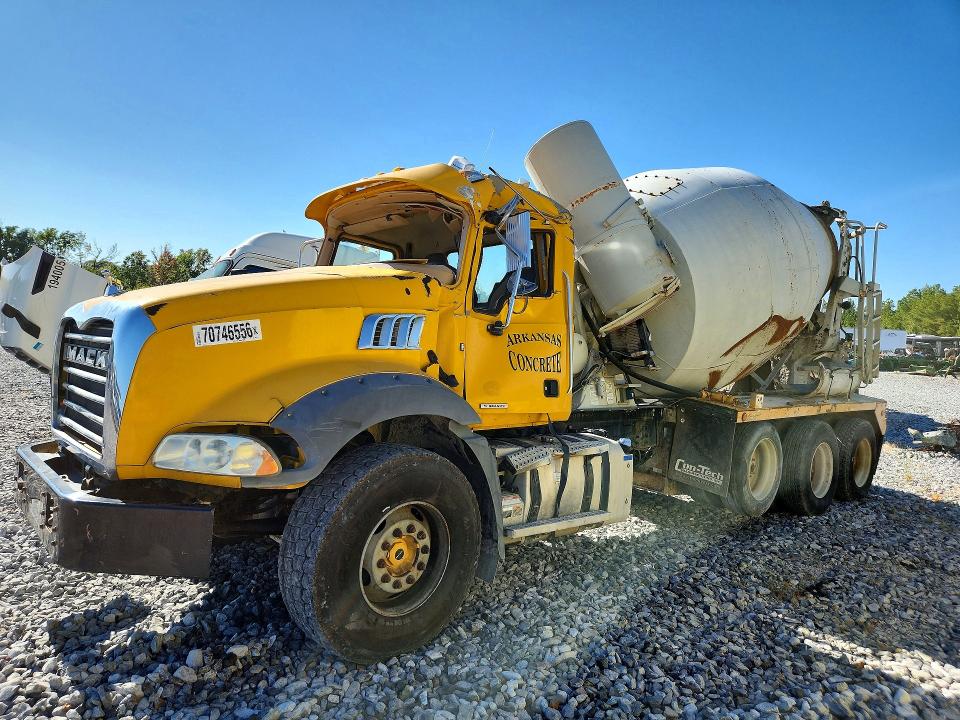 2021 Mack Granite VIN 1M2GR2NC6MM001909 — COPART salvage auction photo