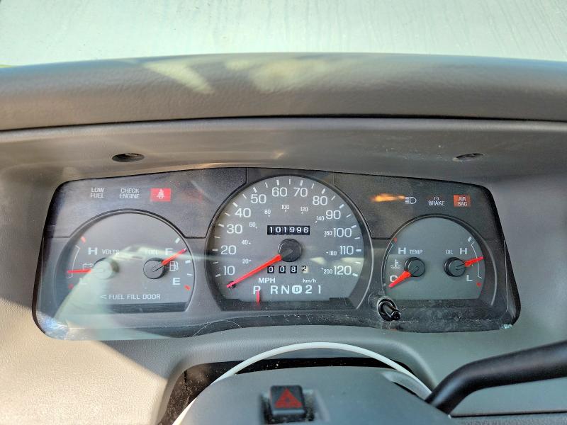 2004 Mercury Grmarquis VIN 2MEFM75W24X635604 COPART salvage auction — SIDE, SC, sold $525 on 2026-10-13 (photo 9)