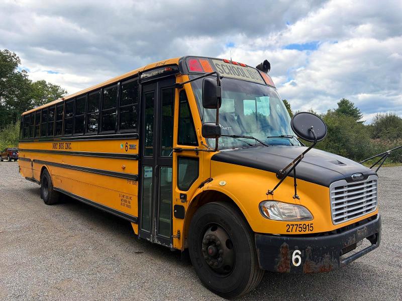 2015 Freightliner All other VIN 4UZABRDU4FCFW9648 COPART salvage auction — NORMAL WEAR, MA - CERTIFICATE OF TITLE (P), sold $700 on 2026-10-02 (photo 1)