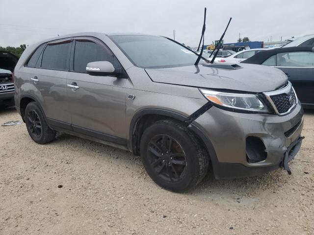 2014 Kia Sorento VIN 5XYKT3A6XEG535990 COPART salvage auction — WATER/FLOOD, FL - CERT OF TITLE-SLVG REBLD FLOOD, sold $500 on 2024-12-23 (photo 4)
