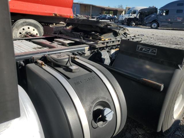 2018 Peterbilt All models VIN 1XPBA48X3JD477710 COPART salvage auction — NORMAL WEAR, IN - CERTIFICATE OF TITLE, sold $8,700 on 2026-07-06 (photo 9)