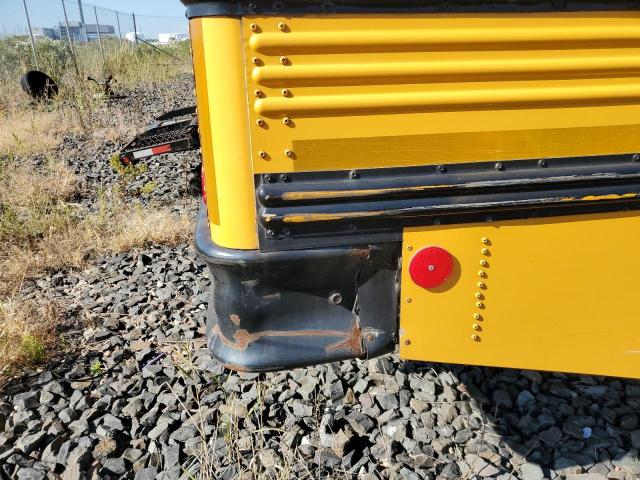 2006 Freightliner Saf-t-line VIN 4UZAAXCS56CV84194 COPART salvage auction — NORMAL WEAR, NY - CERTIFICATE OF TITLE, sold $1,000 on 2026-07-09 (photo 9)