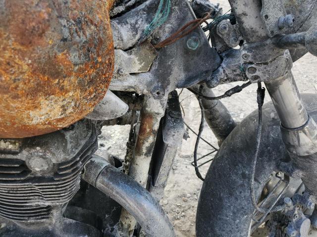 2014 Triumph motorcycle Thunderbir VIN SMTB01TL2EJ615012 COPART salvage auction — BURN, IN - BILL OF SALE - PARTS ONLY, sold $25 on 2026-07-02 (photo 8)