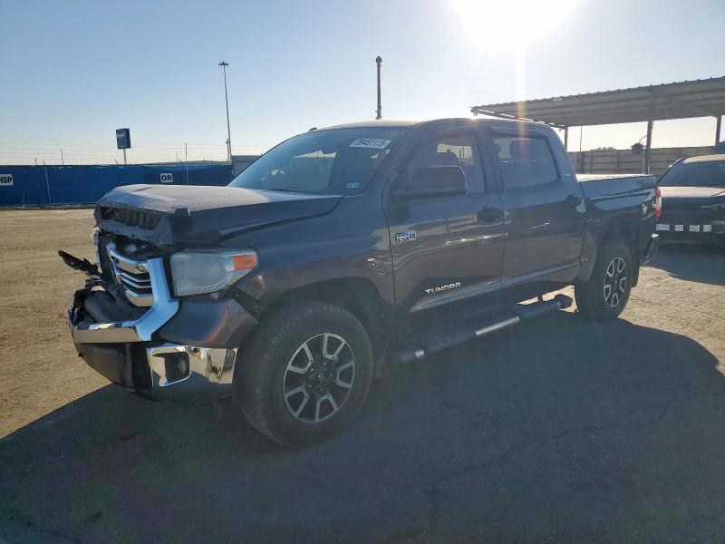 2017 Toyota Tundra VIN 5TFDW5F12HX596437 — COPART salvage auction photo
