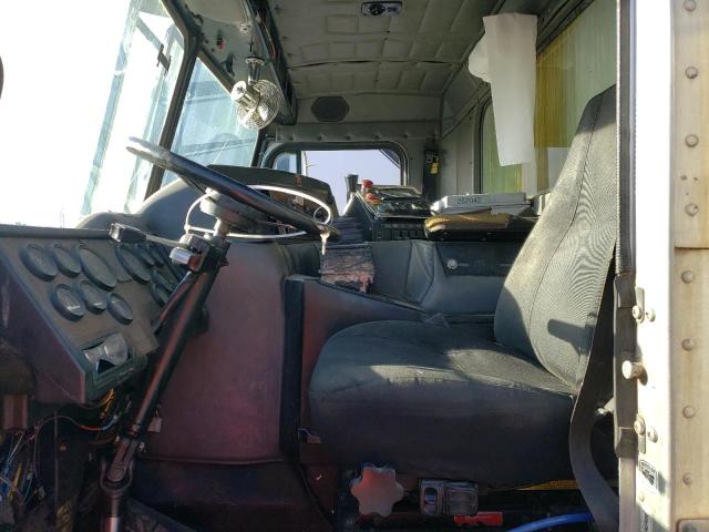 2009 Peterbilt All other VIN 3BPZL00X39F719642 COPART salvage auction — MINOR DENT/SCRATCHES, CD, sold $20 on 2026-07-07 (photo 5)