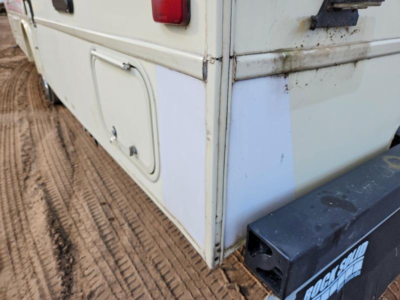 2016 Jayco jay VIN 1FDXE4FS7GDC27765 COPART salvage auction — NORMAL WEAR, MI - DEALER ONLY CLEAN TITLE, sold $17,000 on 2026-10-20 (photo 9)