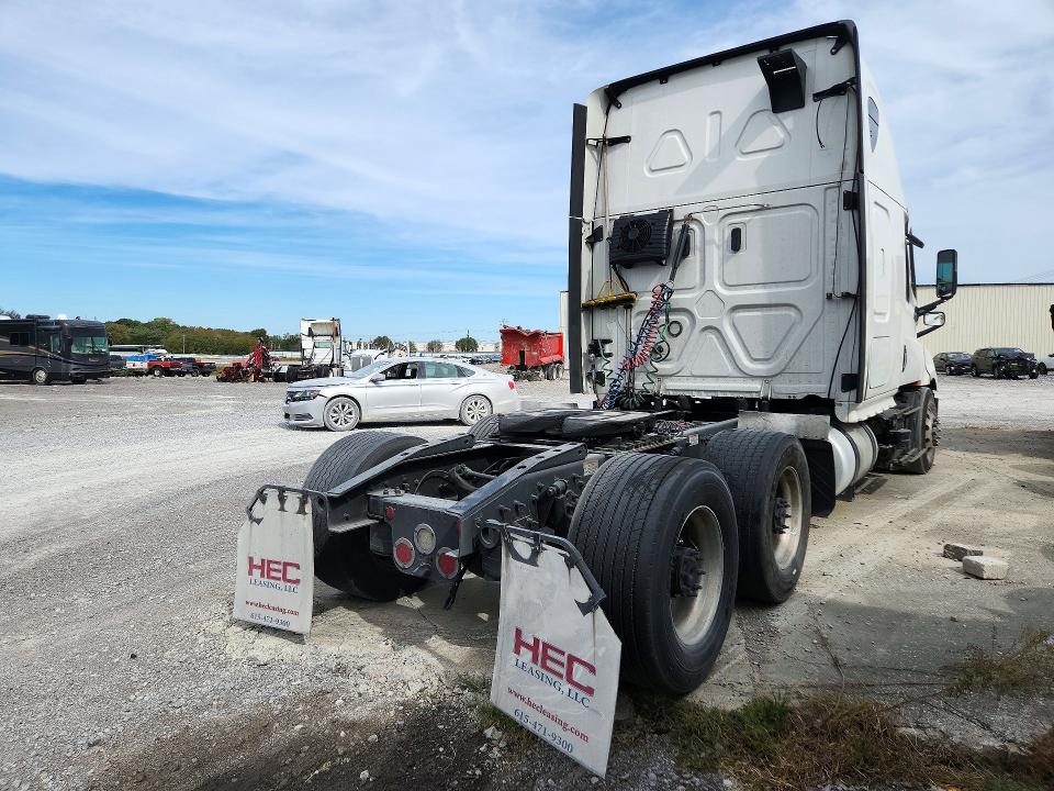 2021 Freightliner All other VIN 1FUJHHDV0MLMT1677 COPART salvage auction — NORMAL WEAR, CT, sold $2,900 on 2026-10-20 (photo 3)