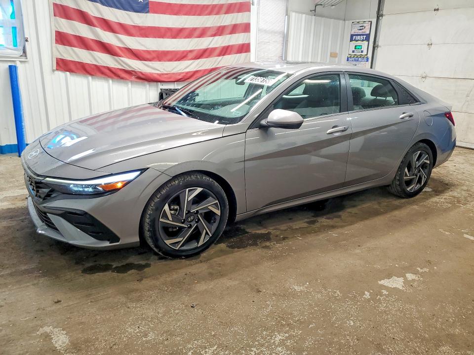 2025 Hyundai Elantra VIN KMHLS4DG6SU936704 — COPART salvage auction photo