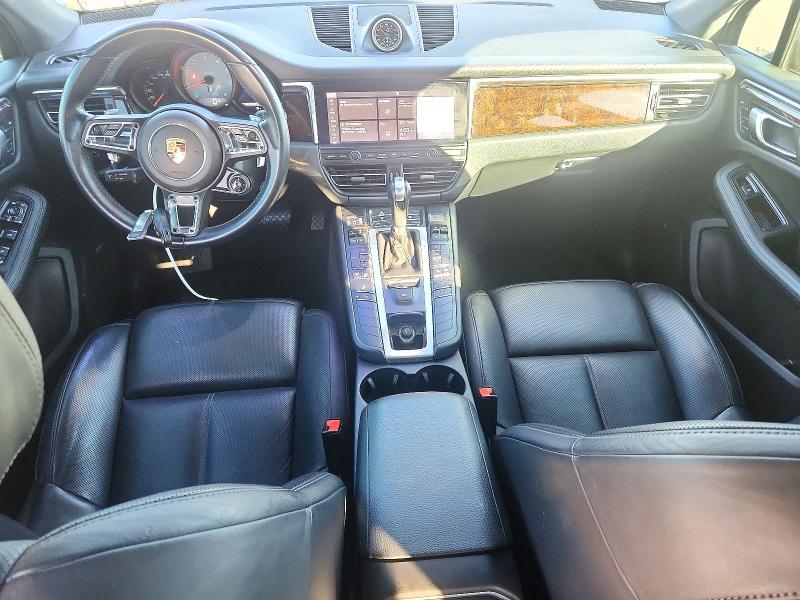 2019 Porsche Macan VIN WP1AB2A59KLB32257 COPART salvage auction — MINOR DENT/SCRATCHES, CT, sold $12,100 on 2026-10-12 (photo 8)