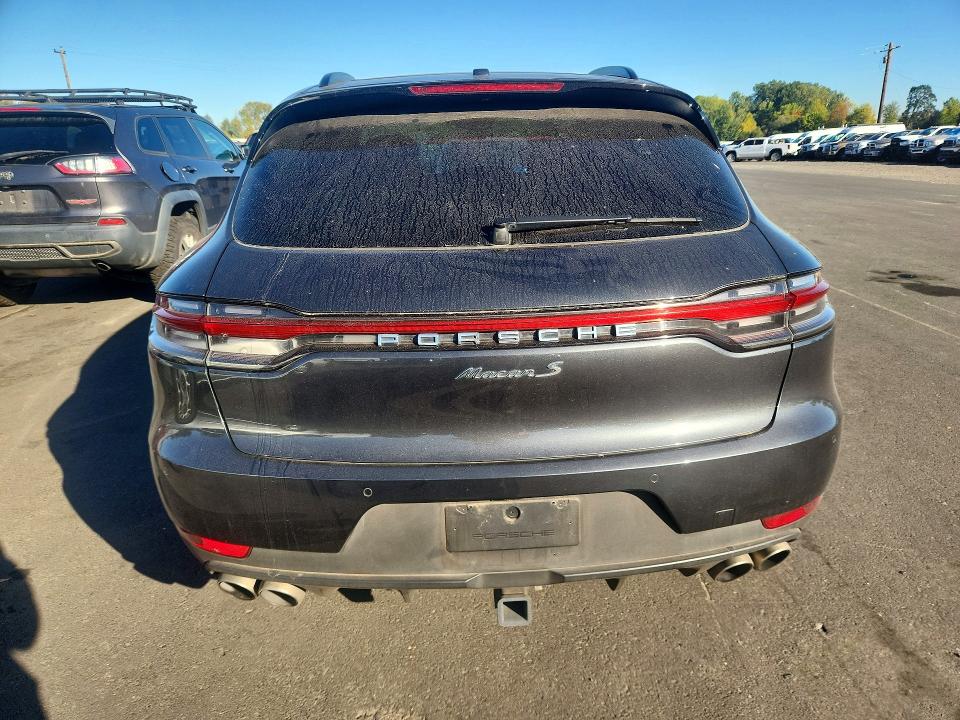 2019 Porsche Macan VIN WP1AB2A59KLB32257 COPART salvage auction — MINOR DENT/SCRATCHES, CT, sold $12,100 on 2026-10-12 (photo 6)