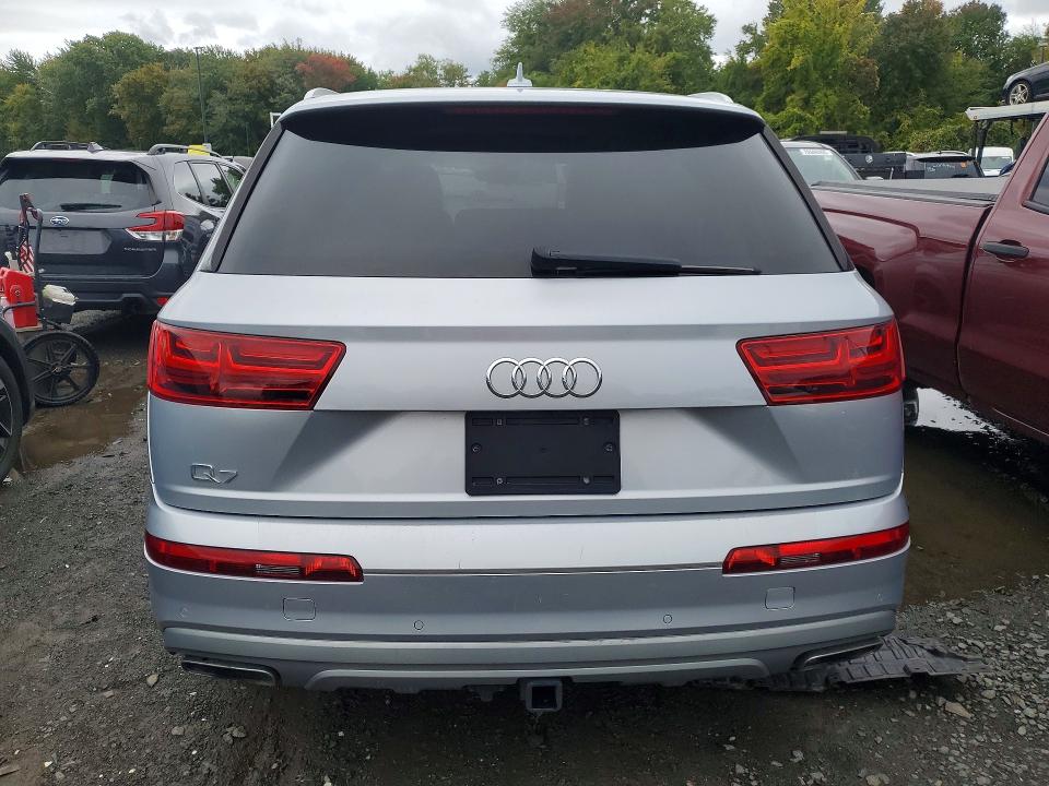 2019 Audi Q7 VIN WA1LAAF7XKD001053 COPART salvage auction — MINOR DENT/SCRATCHES, OH - CERTIFICATE OF TITLE (P), sold $6,400 on 2026-10-13 (photo 6)