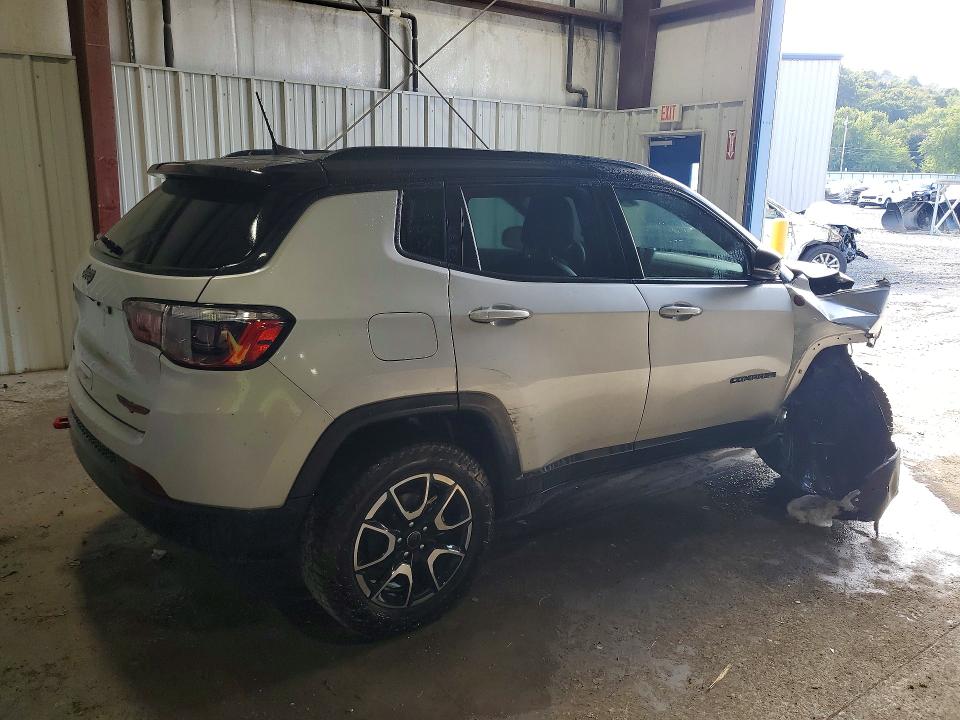 2025 Jeep Compass VIN 3C4NJDDN4ST564093 COPART salvage auction — FRONT END, CT, sold $12,200 on 2026-10-12 (photo 3)
