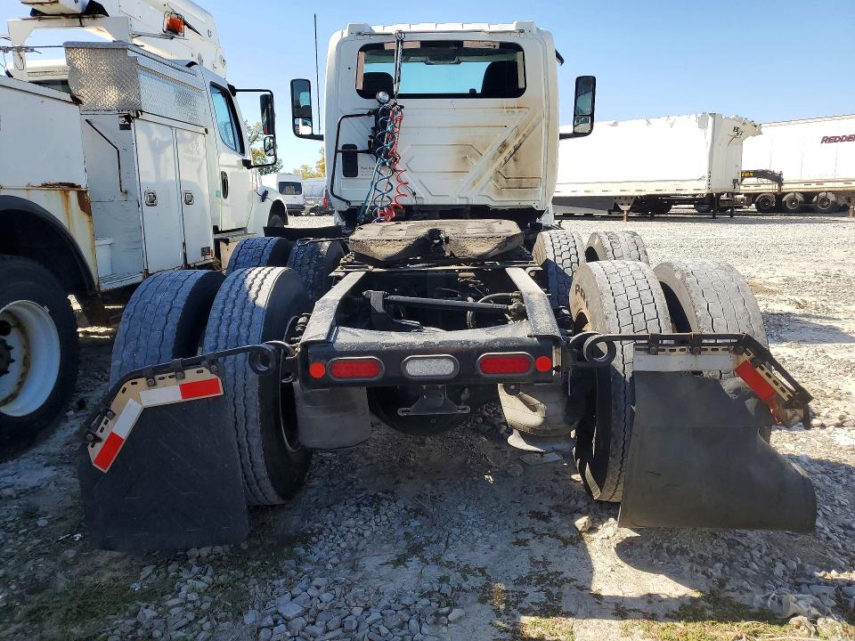 2024 International All other VIN 3HSDZAPR2RN705041 COPART salvage auction — SIDE, CT, sold $24,800 on 2026-10-20 (photo 6)