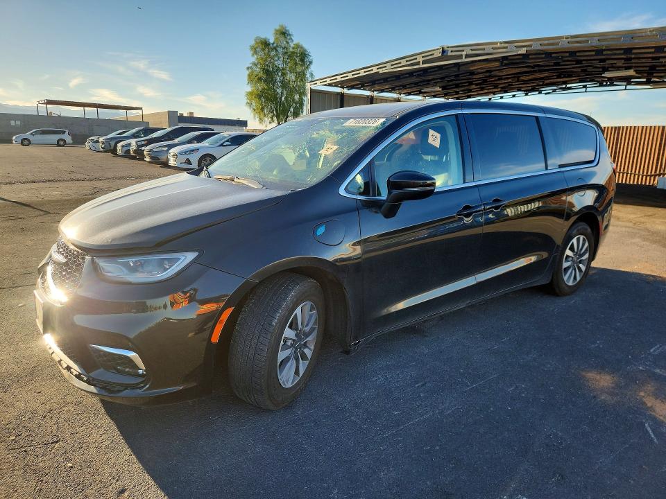 2023 Chrysler Pacifica VIN 2C4RC1L74PR632562 COPART salvage auction — FRONT END, NV - SALVAGE TITLE (P), sold $4,000 on 2026-10-19 (photo 1)