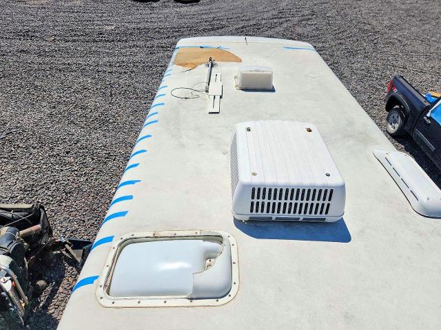 2000 Winnibago All other VIN 5B4KP37J7X3311766 COPART salvage auction — ALL OVER, SC, sold $15 on 2026-10-22 (photo 9)