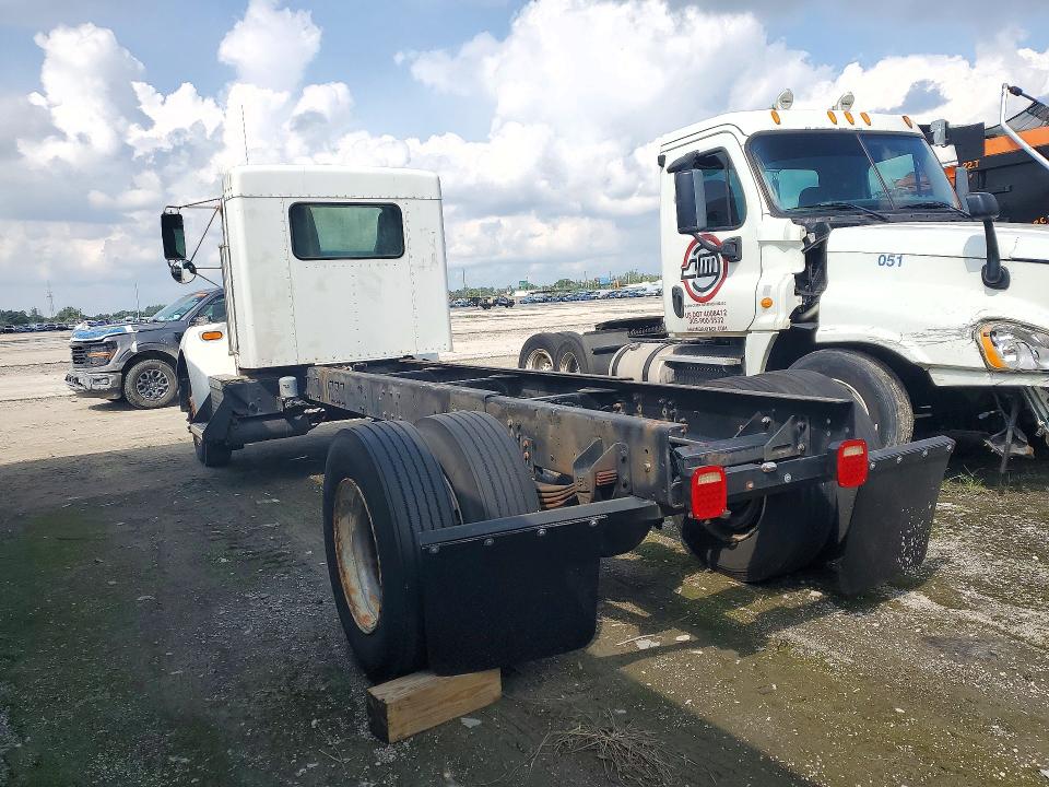 2000 Kenworth All other VIN 2NKMHD6X6YM853599 COPART salvage auction — FRONT END, CT, sold $2,600 on 2026-10-13 (photo 2)
